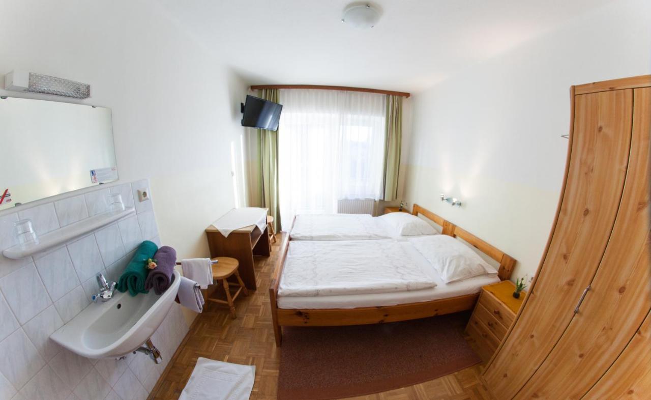 Fruehstueckspension Koelich Klagenfurt am Woerthersee Exteriör bild